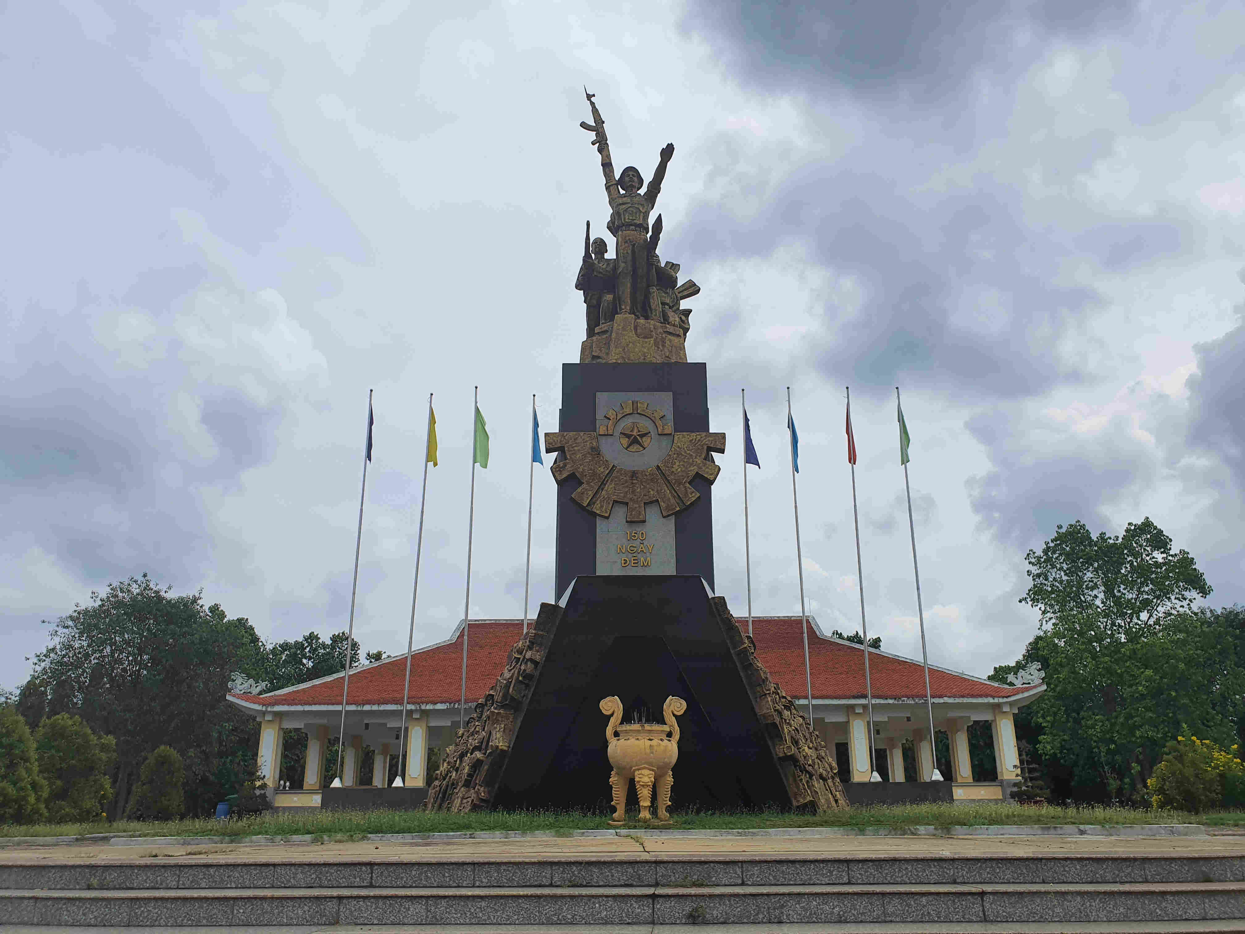 Tàu Ô rực lửa chiến công