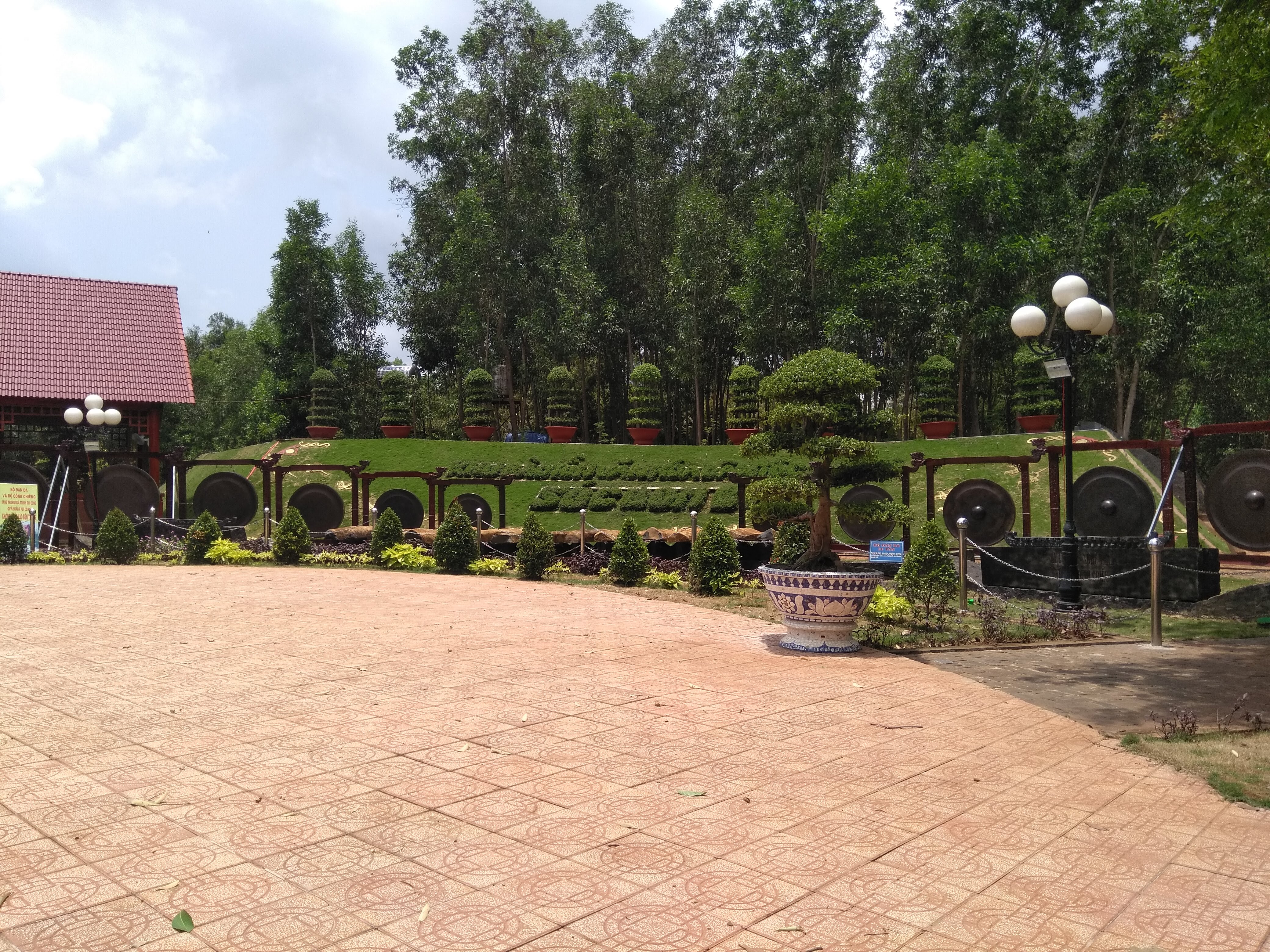 TIẾNG CHÀY TRÊN SÓC BOM BO