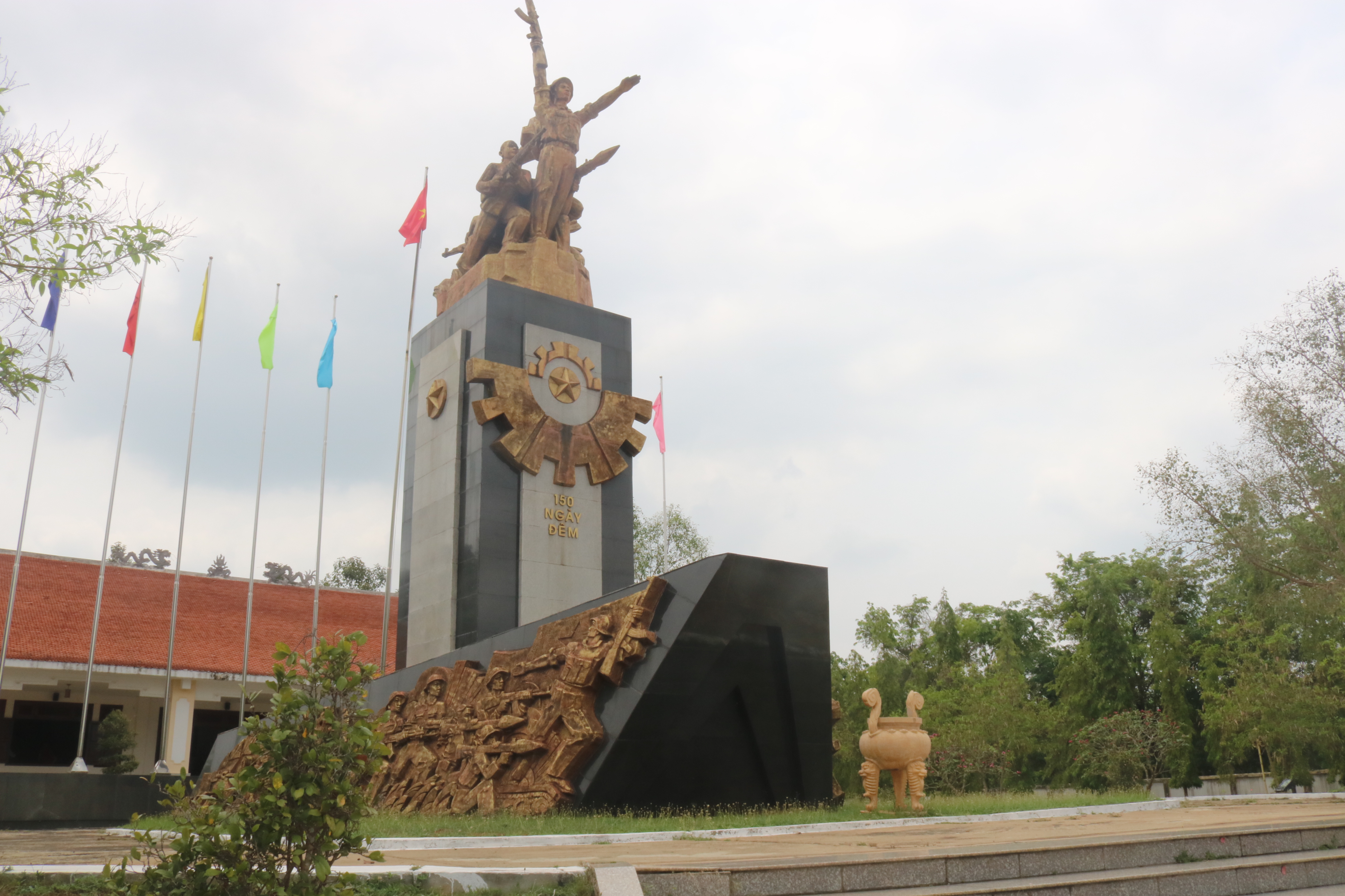 Tàu Ô rực lửa